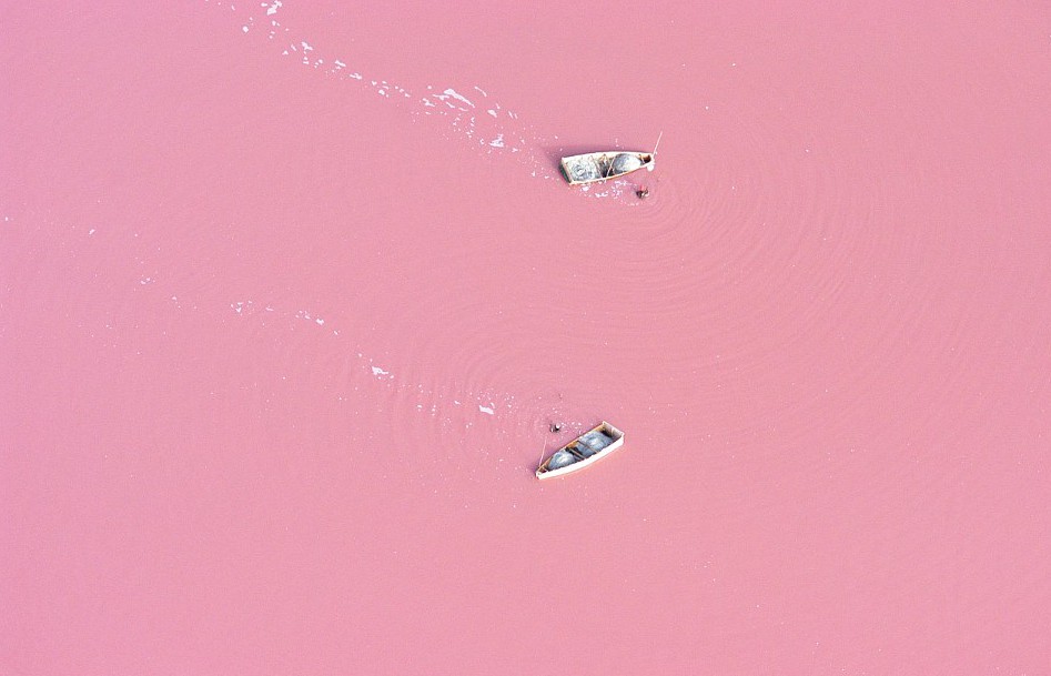 Второе место: Розовое озеро.