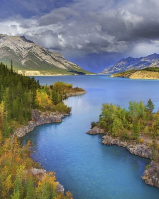 Картинка Banff National Park in Canada на телефон 1080x1920