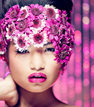 Обои Asian Fashion Model With Pink Flower Wreath на 768x1280