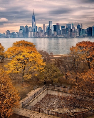 Картинка Manhattan Autumn на телефон Nokia Lumia 1020