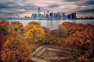 Обои Manhattan Autumn для Xiaomi Redmi Note