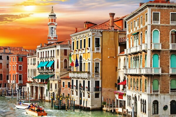 Красочные Венеция угол