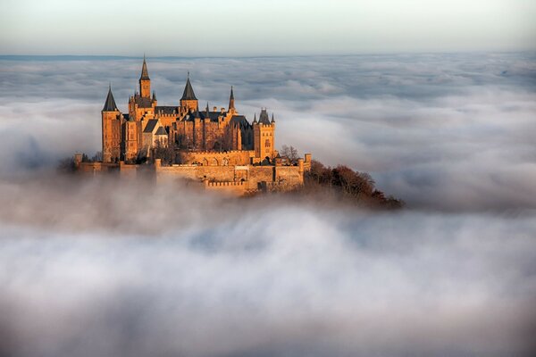 Замок Гогенцоллерн туман, Германия