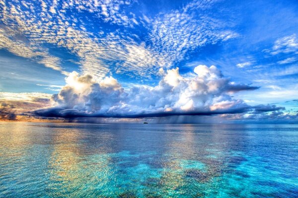 Океан горизонт небо облака даль корабли цвет красота