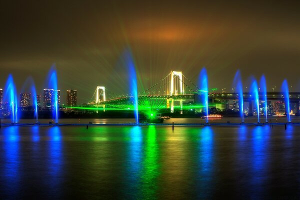 Радужный мост световое шоу в Токио