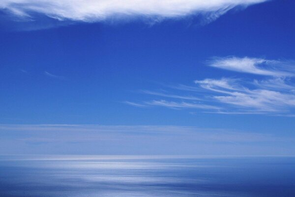 Море небо горизонт простор сливаються свежесть