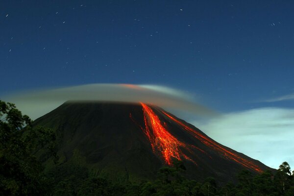 холм вулкан лава гора стихия лес