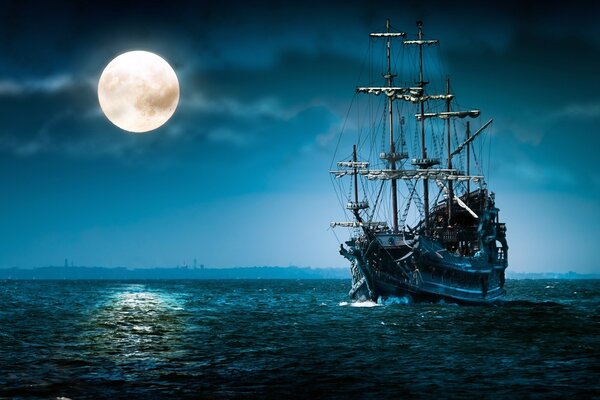Ночь,луна,корабль в море