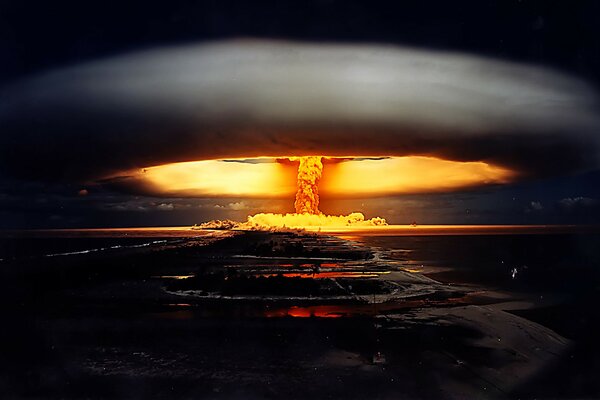 ядерный взрыв ночь война