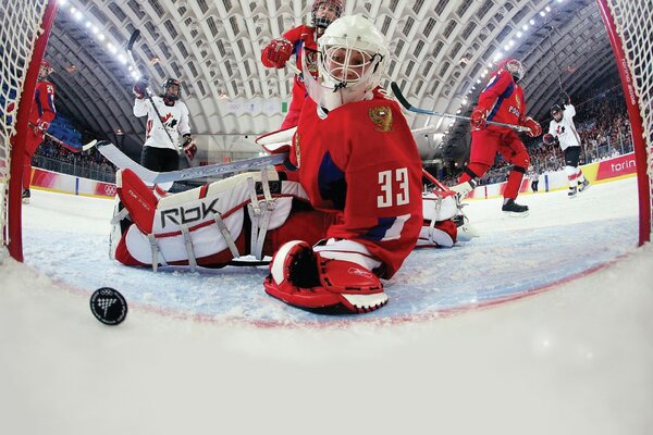 хоккей вратарь россия канада лед ванкувер 2010