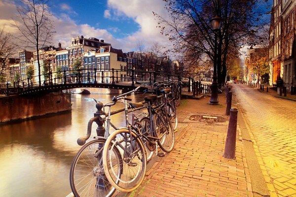 амстердам велики улочка
