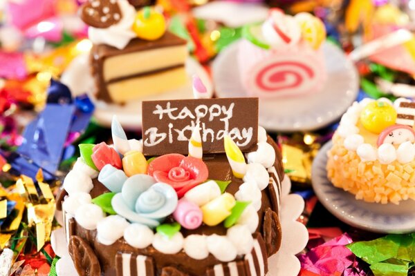 праздники денб рождения с днем рождения еда сладкое пирожное тотик кусочек торта крем шоколад свечки конфетти фон обои