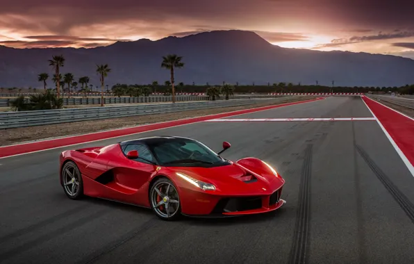 Обои red, феррари, track, Ferrari, суперкар, LaFerrari, car, авто