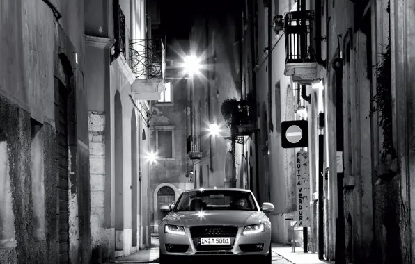 Обои черно-белая, улица, фонари, ночь, Audi
