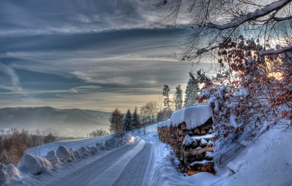 Обои зима, дрова, снег, дорога