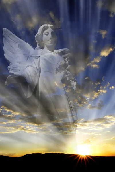 Ангел и небесного света — стоковое фото