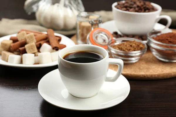 Свежий утренний кофе — стоковое фото