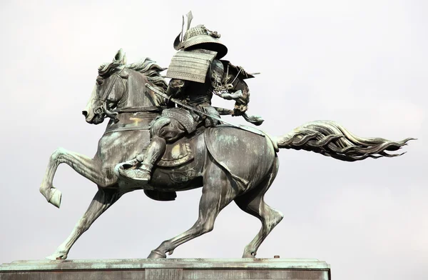 Статуя masashige Кусуноки за пределами imperi Лицензионные Стоковые Изображения