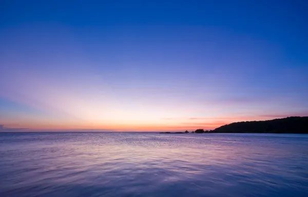 Морской закат пастель — стоковое фото