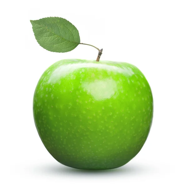 Зеленое яблоко, изолированное на белом — стоковое фото