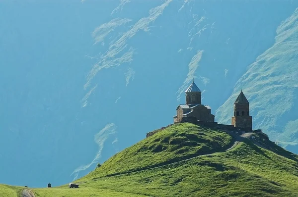 Цминда Самеба православный монастырь, Казбеги, Грузия — стоковое фото