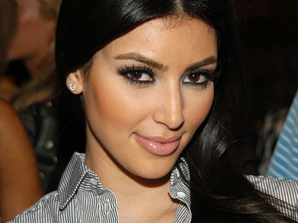 Sexy and Hot Kim Kardashian Wallpapers