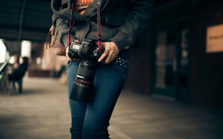 Картинка Girl With Photocamera на телефон Xiaomi Mi 4