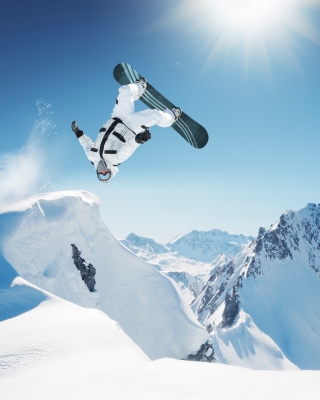 Обои Extreme Snowboarding HD для 480x800