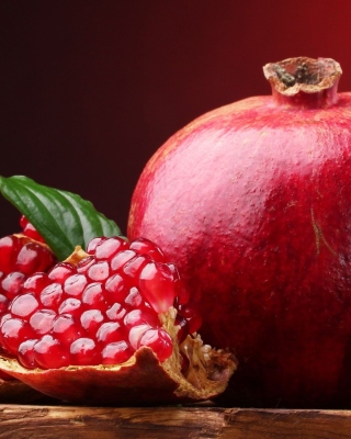 Обои Ripe fruit pomegranate для телефона и на рабочий стол iPhone 7 Plus