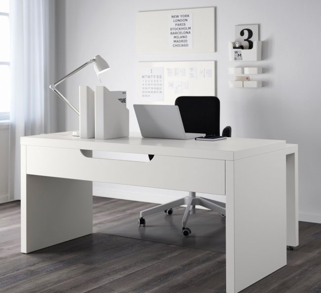 Письменный стол IKEA, модель Мальм