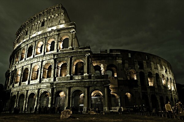 Темный Рим Колизей