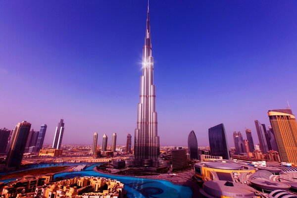 Башни Бурдж-Халифа в Дубае