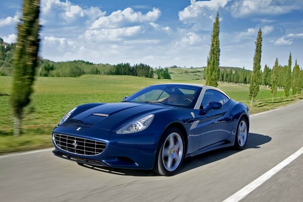 Голубой Ferrari California