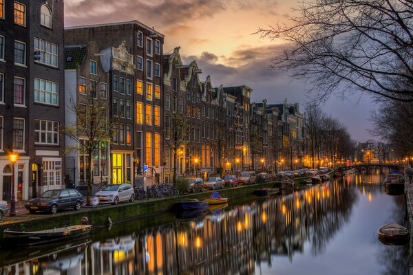 Ночь в Амстердаме