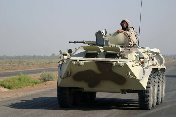 дорога война солдат армия ирак Бтр-80