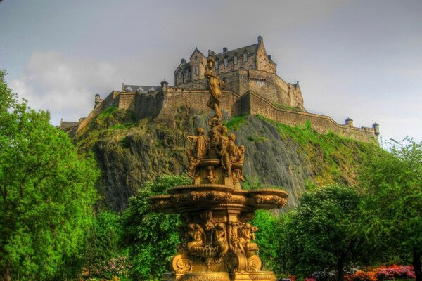 Эдинбургский замок Шотландии