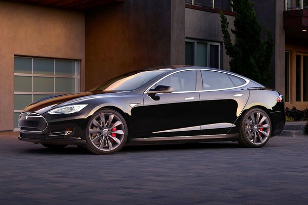 Black Tesla Model S двойного двигателя