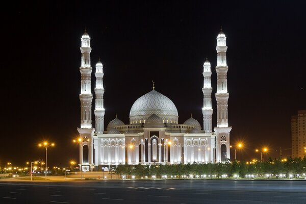 Астана хазрат султан мечети