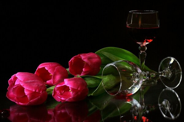 вино рюмки Still life тюльпаны