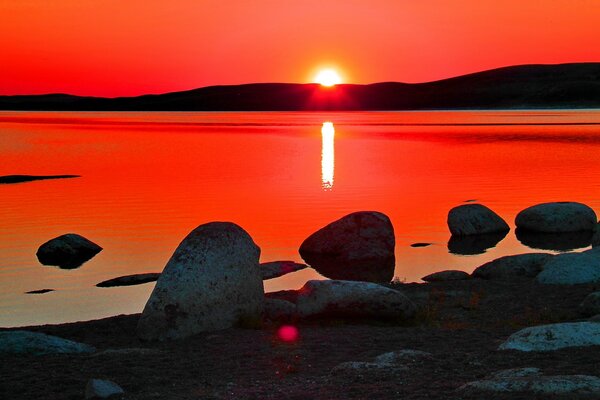 Родоновое озеро. Красный закат.