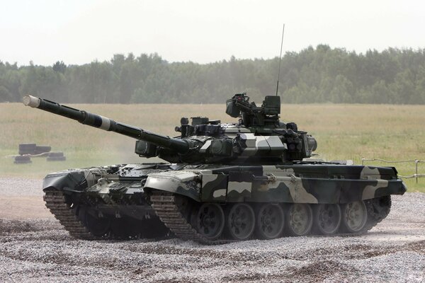полигон Т-90 танк