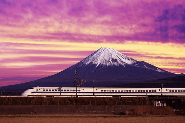 Синкансэн пуля поезд и горы Фудзи Япония