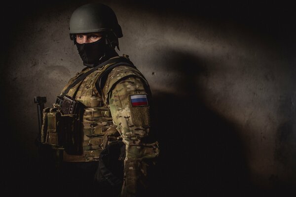 собр рысь мвд боец россия комуфляж маска солдат военный автомат