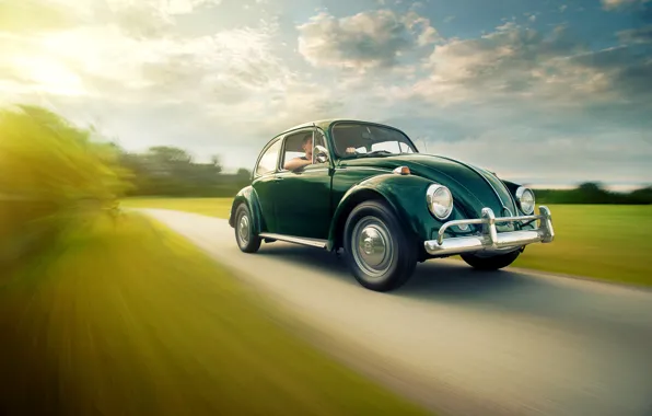 Обои дорога, Volkswagen, фары, поле, солнце, небо, колеса, Beetle, облака