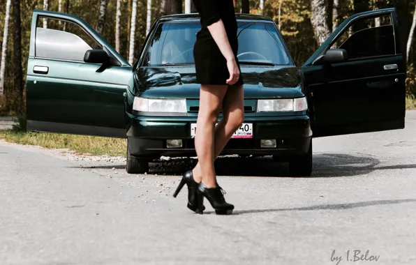 Обои 2110, Lada, девушка, машина, ВАЗ, ножки