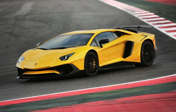 Обои трасса, Lamborghini, yellow, гоночная, Aventador, Superveloce, LP-750