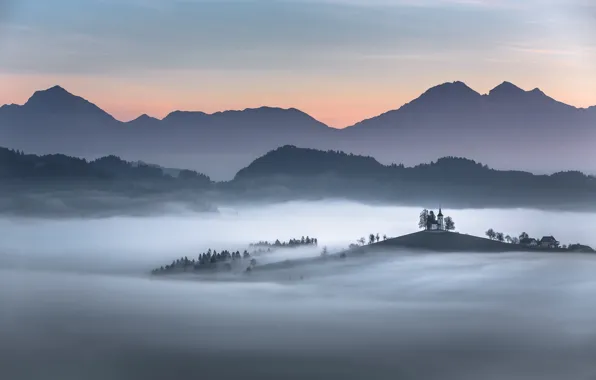 Обои горы, Словения, Карпаты, церковь, туман