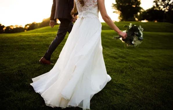 Обои костюм, жених, смокинг, белое платье, пара, семья, влюбленные, букет, свадьба, невеста