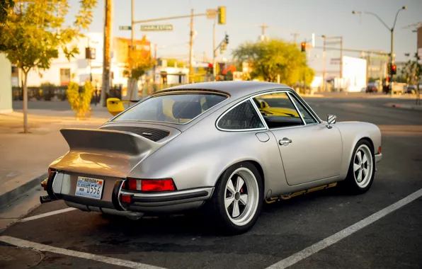 Обои Porsche 911, серебряный, город