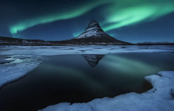 Обои звезды, Исландия, ночь, вода, гора Kirkjufell, северное сияние, зима, снег